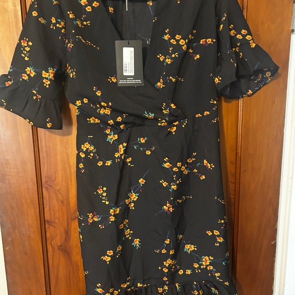 PrettyLittleThing Black Midi Dress with Yellow Floral Accents - Picture 1 of 3